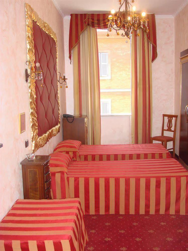 Residenza Vaticana Rome Bagian luar foto